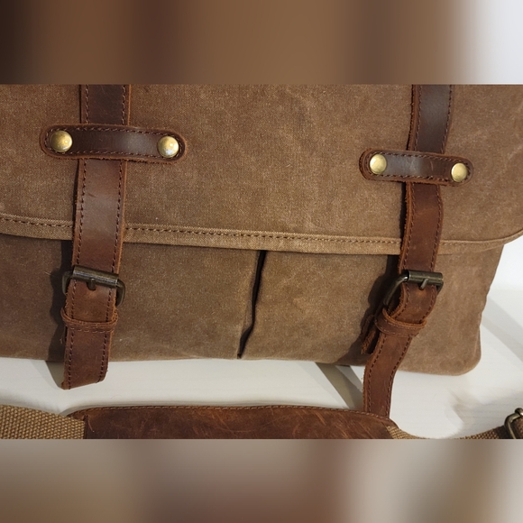 Nomad Trail Waxed Canvas Leather Messenger Bag - Picture 3 of 11